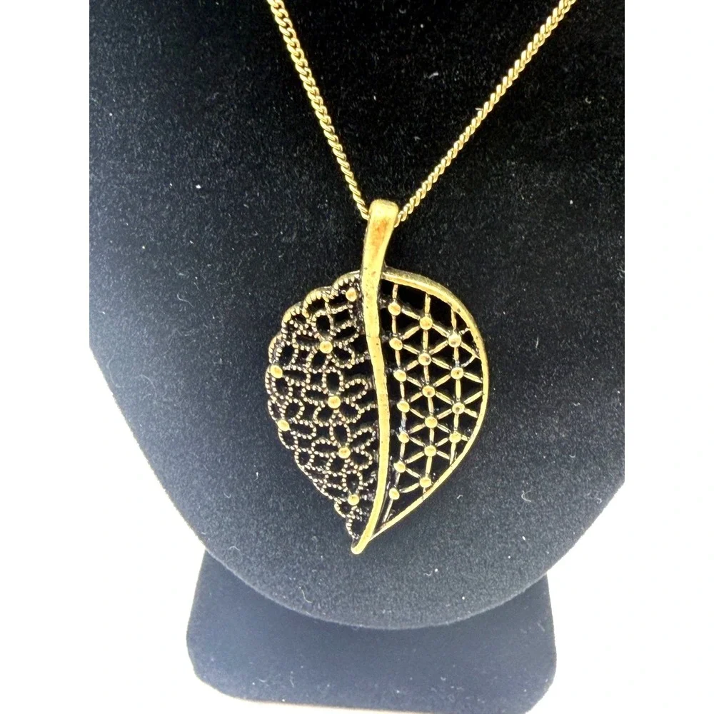 AVON Filigree Leaf Necklace, Earrings, Bracelet ~ 3 Piece Set‎ Gold Tone NEW